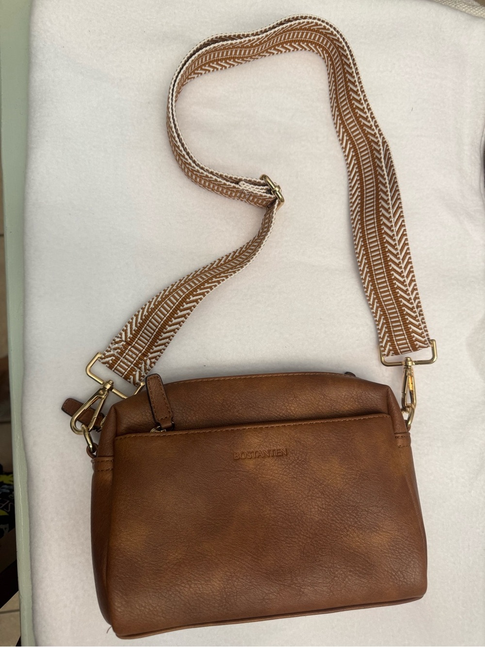 BOSTANTEN Tan Leather Crossbody Bag with Patterned Strap - Picture 1 of 6